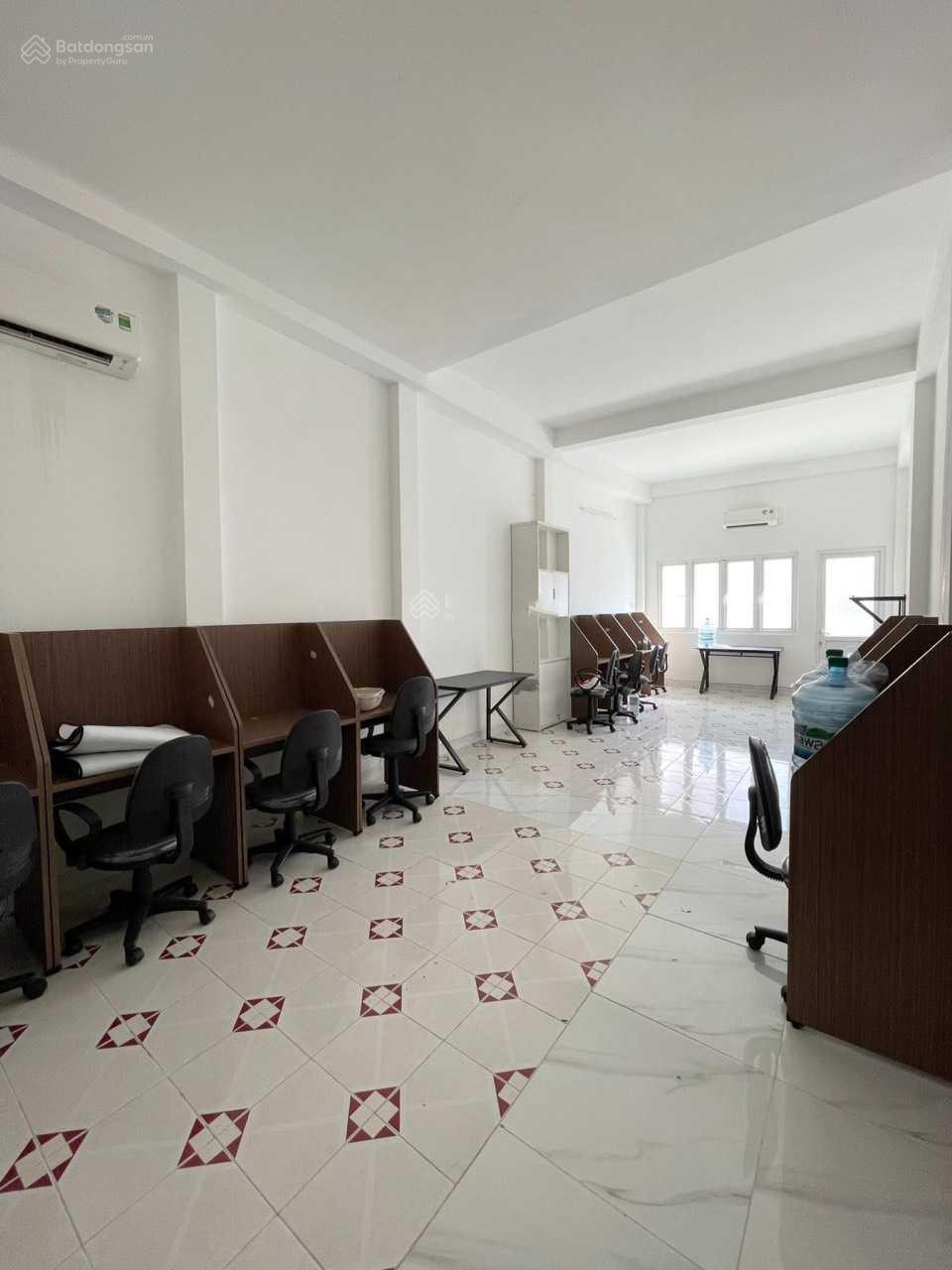 CHo thuê NC HXT (225/x) Đường Nguyễn Đình Chiểu, Phường 5, Quận 3.